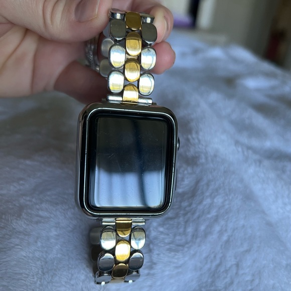 Apple Watch Series 3 - Picture 1 of 3